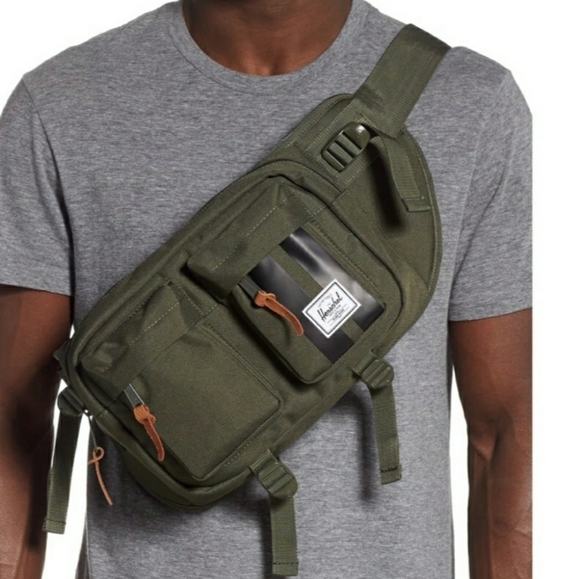 Herschel Supply Company Other - NWT Herschel Eighteen Olive Green Fanny Belt Bag